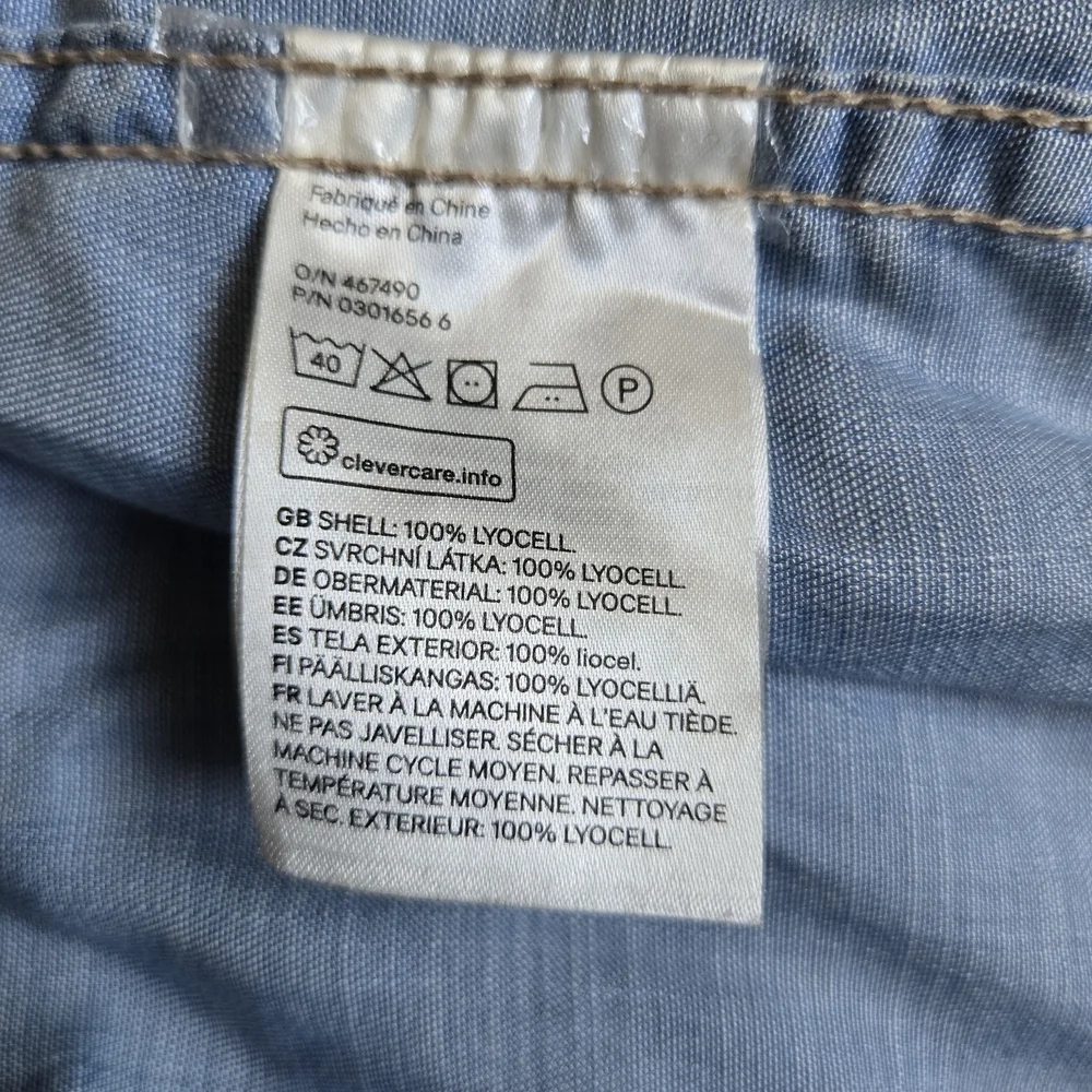H&M Light Blue Button Down Shirt - Picture 4 of 4